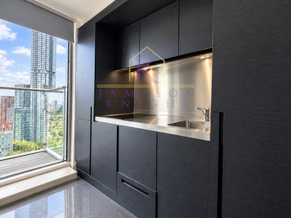 1, Pan Peninsula Square, London, E14 9HL